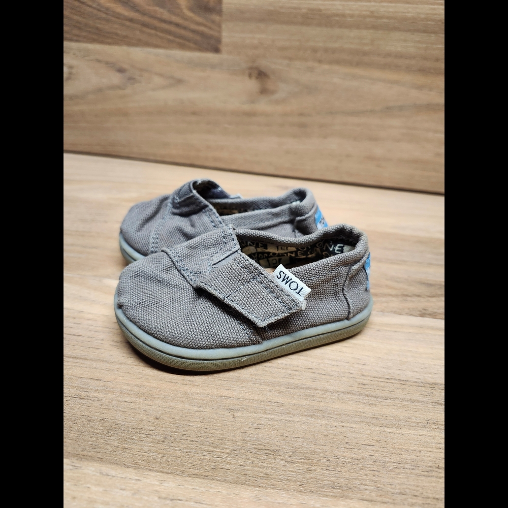 TOMS Gray Kids Shoes Size T4